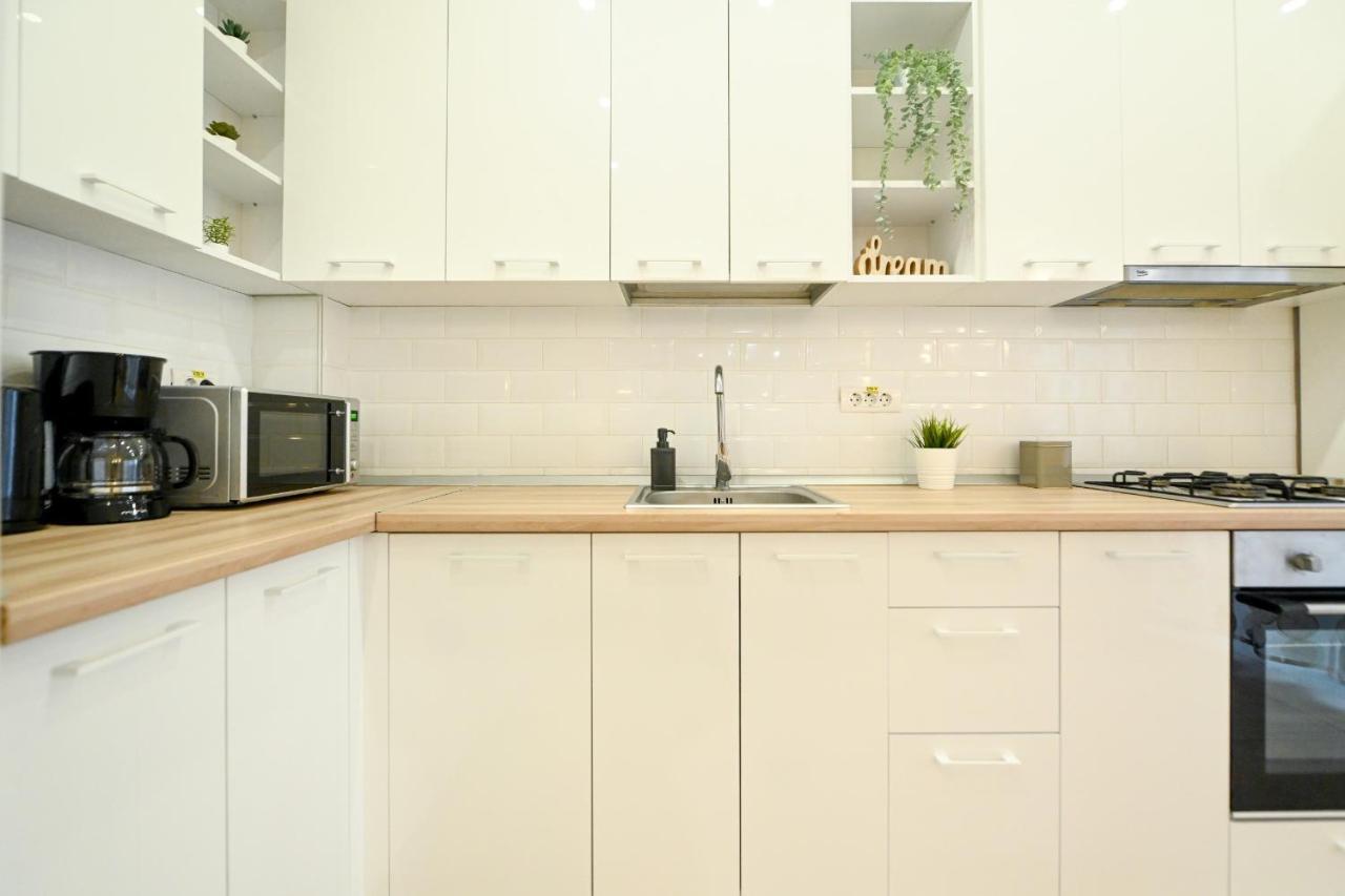 Splendid 2Br Apartment With Breathtaking Views Of Casa Poporului ブカレスト エクステリア 写真