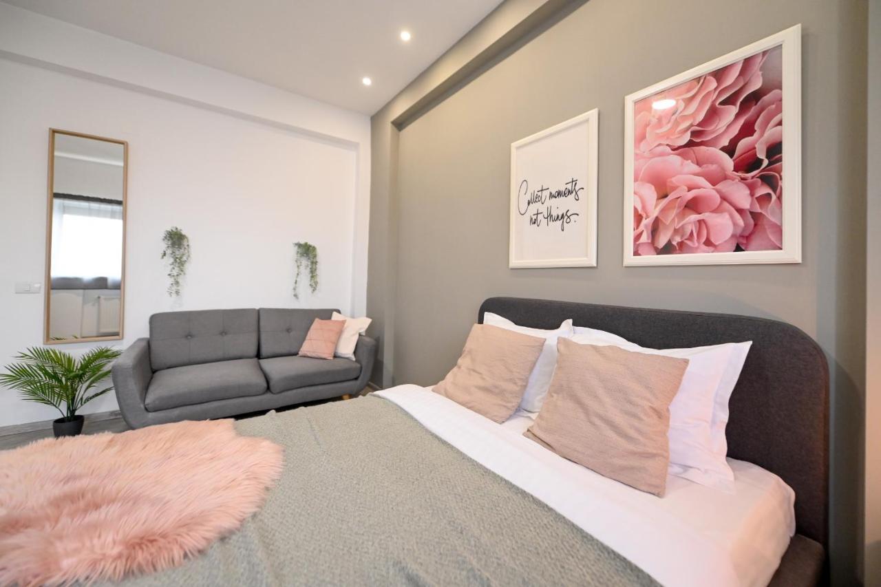 Splendid 2Br Apartment With Breathtaking Views Of Casa Poporului ブカレスト エクステリア 写真