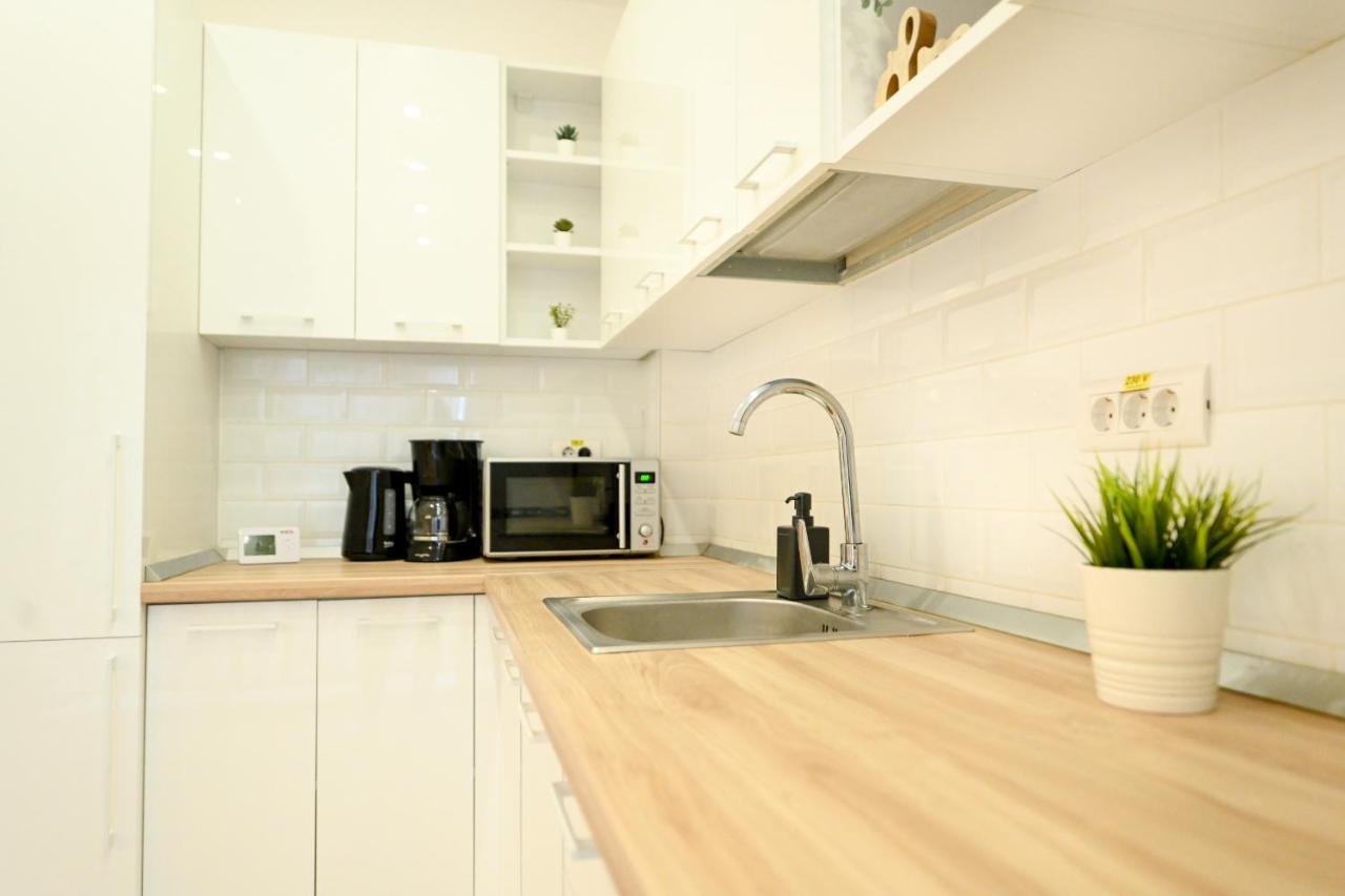 Splendid 2Br Apartment With Breathtaking Views Of Casa Poporului ブカレスト エクステリア 写真