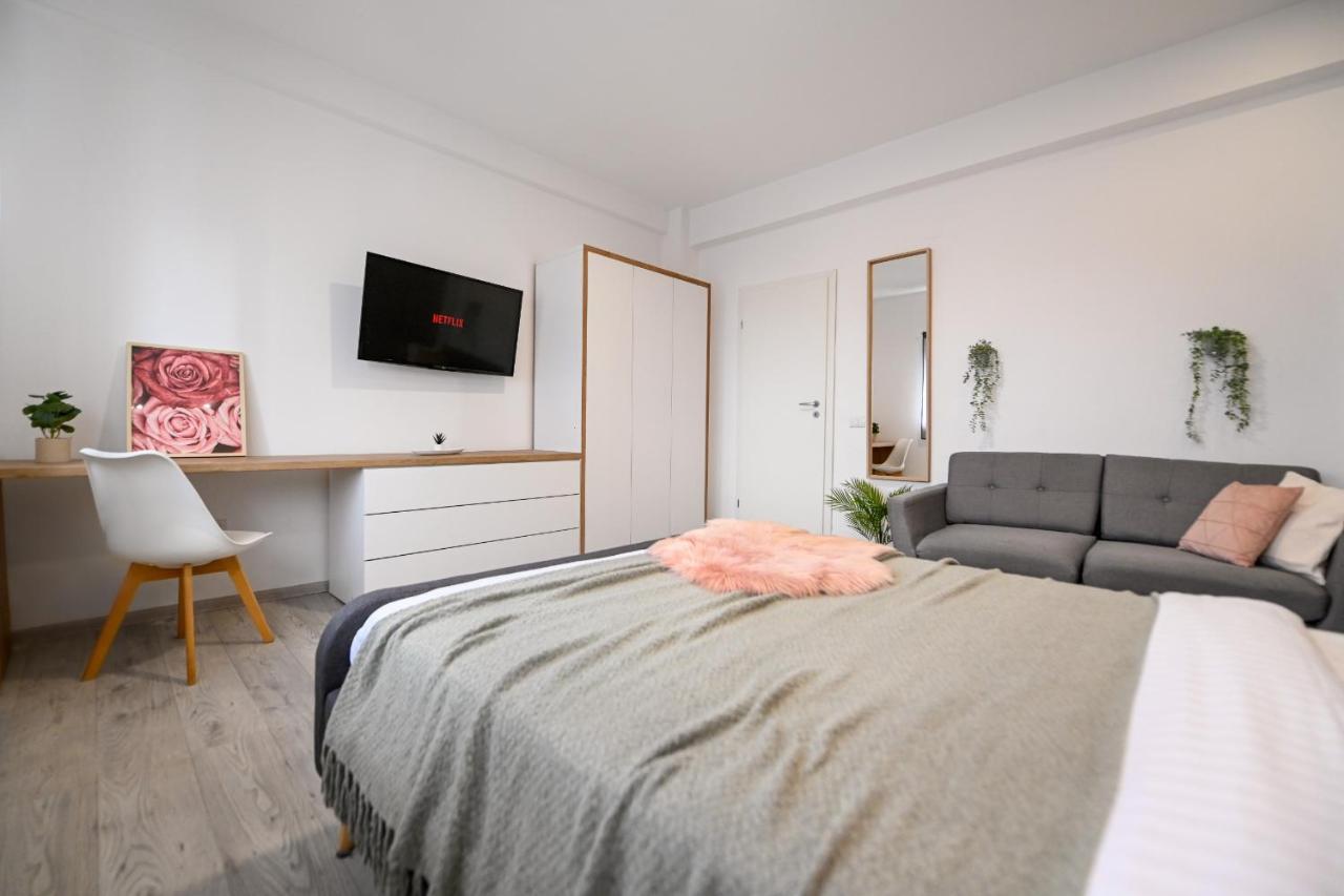 Splendid 2Br Apartment With Breathtaking Views Of Casa Poporului ブカレスト エクステリア 写真
