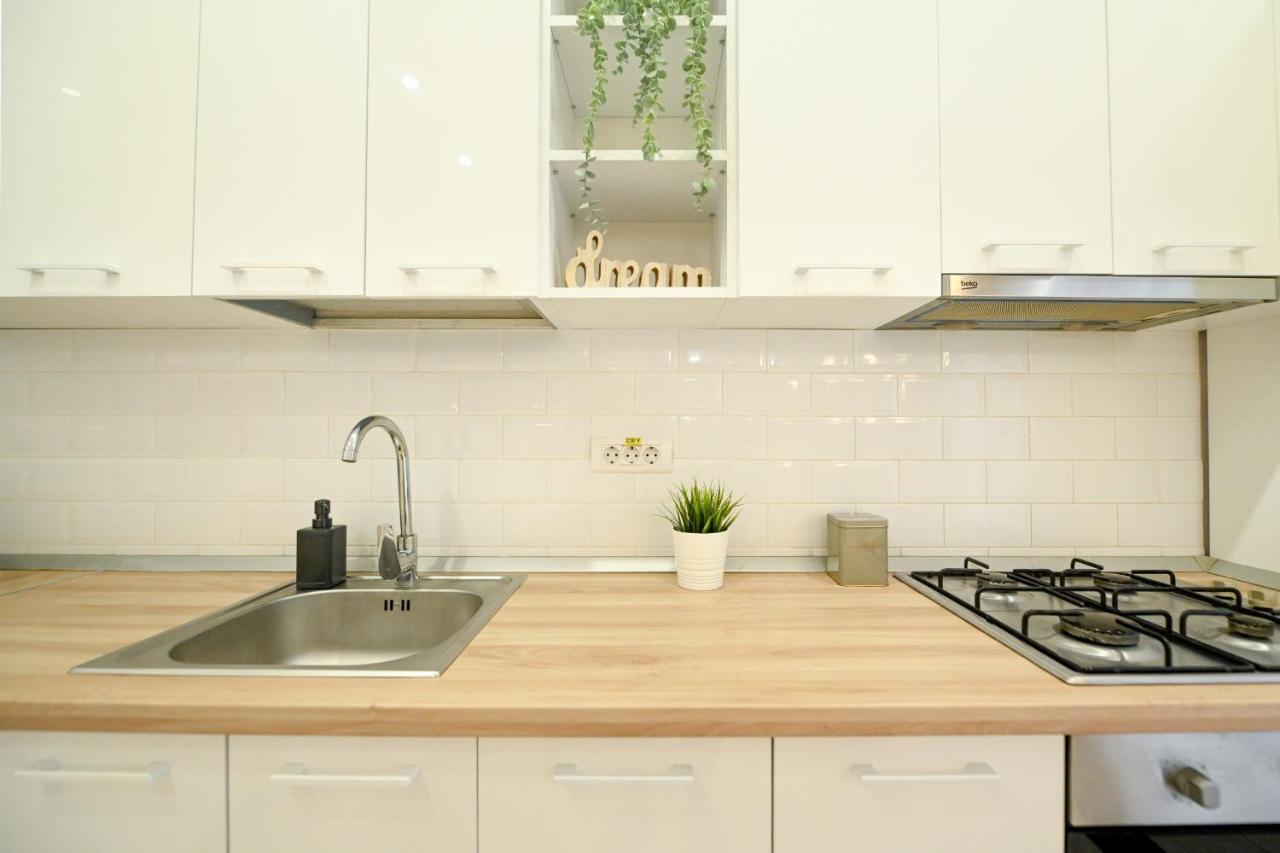 Splendid 2Br Apartment With Breathtaking Views Of Casa Poporului ブカレスト エクステリア 写真