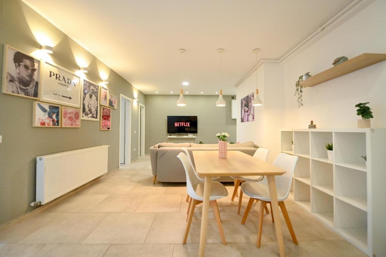 Splendid 2Br Apartment With Breathtaking Views Of Casa Poporului ブカレスト エクステリア 写真