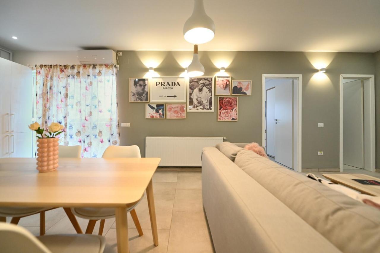 Splendid 2Br Apartment With Breathtaking Views Of Casa Poporului ブカレスト エクステリア 写真